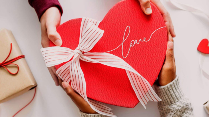 quà tặng valentine ý nghĩa cho chàng và nàng ngọt ngào yêu thương