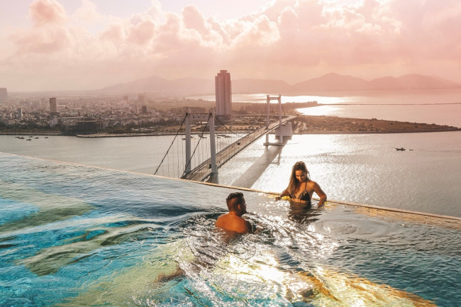 top 5 khách sạn đà nẵng có hồ bơi vô cực sang chảnh