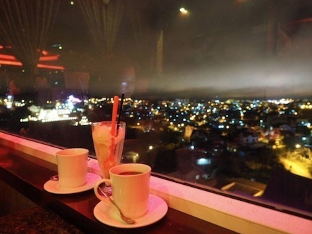 Những quán cà phê đẹp ở Đà Lạt trên cao view đẹp cực chất, Món Ngon