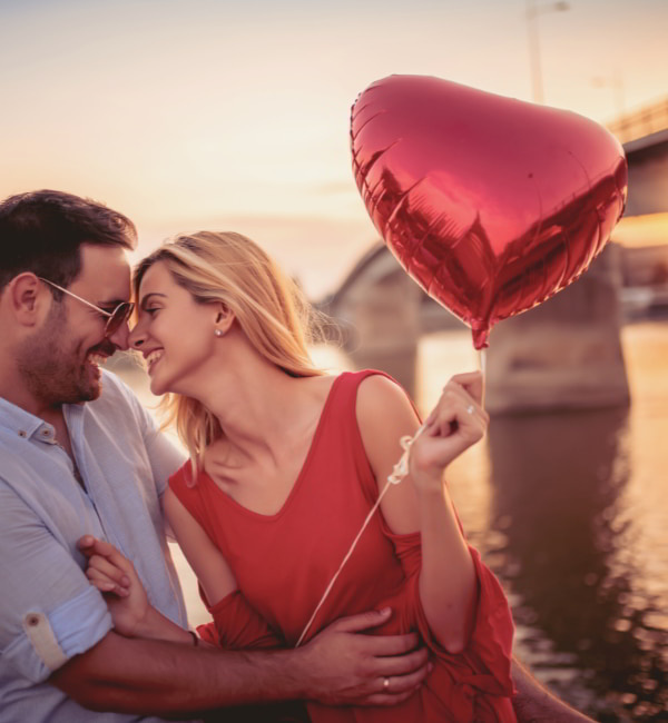 tình yêu là gì? 14 dấu hiệu để biết đối phương có yêu bạn hay không?