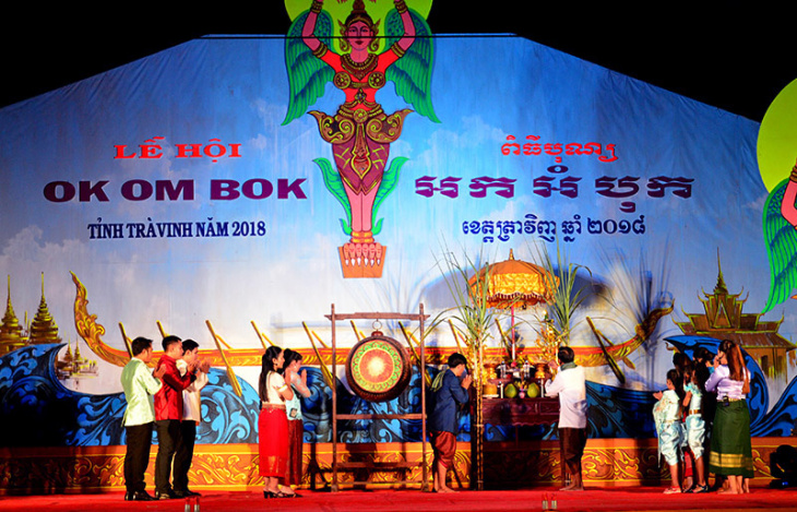 ăn uống, gia phong, giá vé, món ăn ngon, ok om bok, tour giá rẻ, điểm đến, nét văn hóa đặc sắc của người khmer trong lễ hội ok om bok