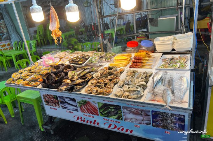 chợ đêm phú quốc, nơi ăn hải sản tuyệt vời