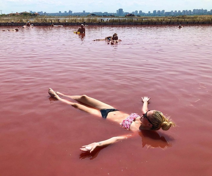 hồ nước atanasovsko, khám phá, trải nghiệm, bơi lội thỏa thích tại hồ nước atanasovsko màu hồng độc đáo ở bulgaria