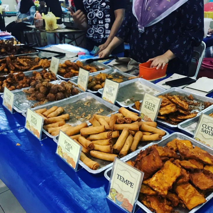chợ đêm gadong, du lịch brunei, khách sạn brunei, pasar pelbagai barangan, điểm đến, khám phá thế giới ẩm thực hấp dẫn ở chợ đêm gadong, brunei