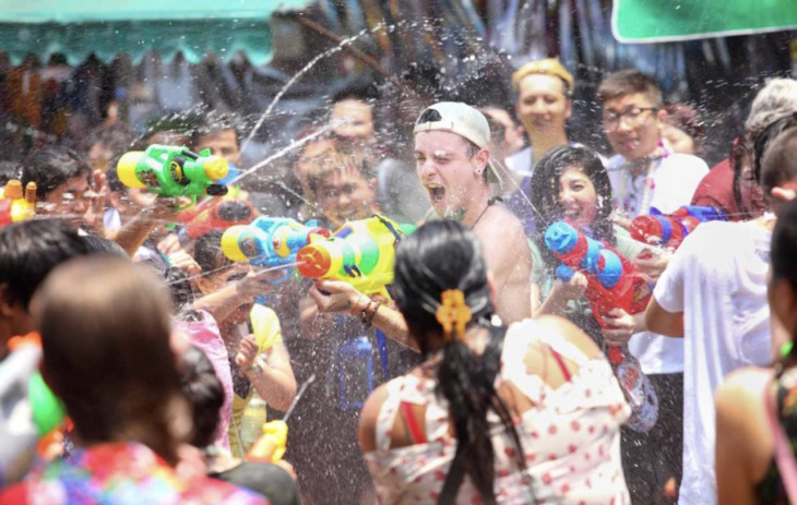 đặt phòng, khách sạn bangkok, khách sạn pattaya, lễ hội té nước songkran thái lan 2023 được tổ chức ở đâu và khi nào?