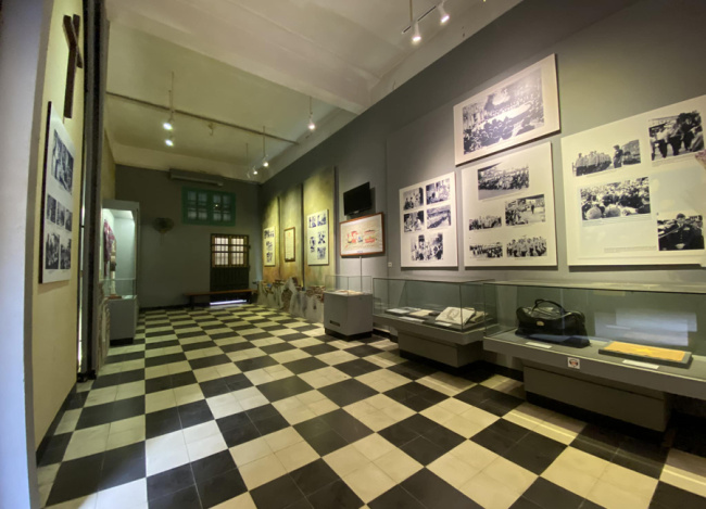 giá vé vào di tích nhà tù hỏa lò – bảo tàng lịch sử ở hà nội