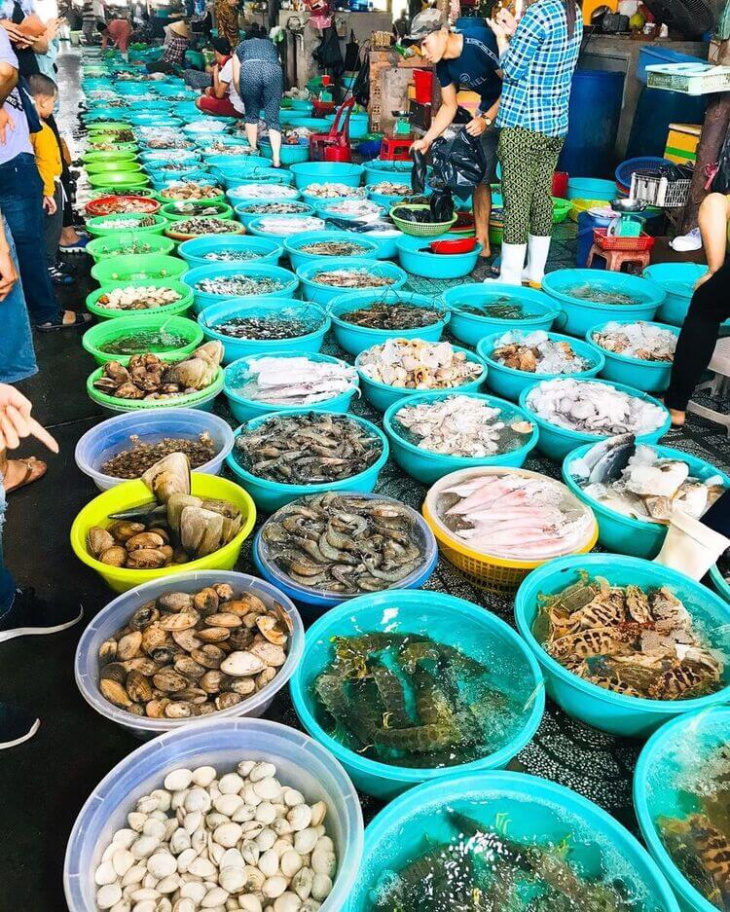 homestay, nhà đẹp, trải nghiệm thiên đường mua sắm hải sản – chợ xóm lưới