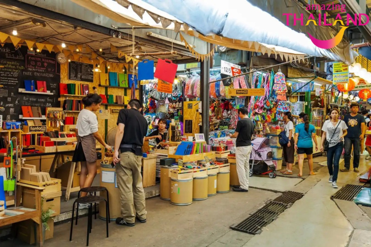 chatuchak, khu chợ thái lan, tour thai lan gia re, train night market ratchada, train night market srinakarin, top 3 khu chợ thái lan ăn uống giá rẻ khi đi du lịch