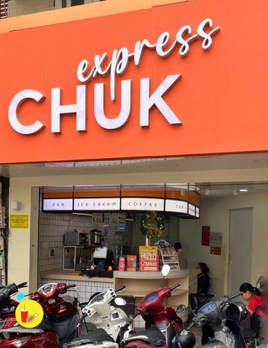 tới công chuyện với chuk express khi mua trà oolong sữa full topping, trà gạo sữa full topping mà giá chỉ 35k