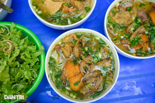 cuisine, foodtour hai phong, hai phong tourism, take $25 to hai phong food tour, “sweep” a series of famous delicacies