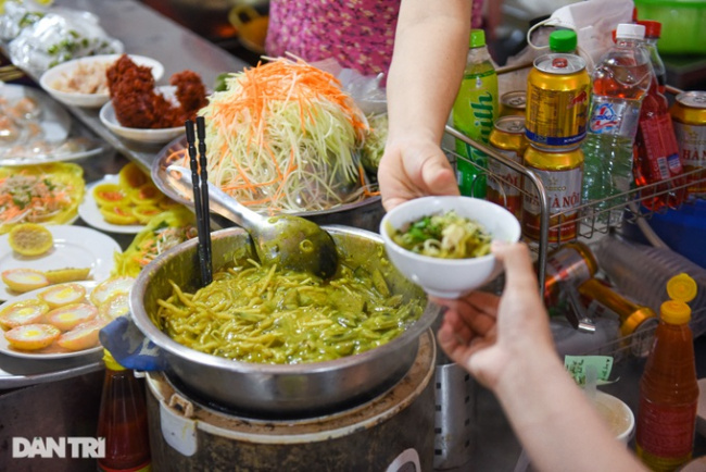 cuisine, foodtour hai phong, hai phong tourism, take $25 to hai phong food tour, “sweep” a series of famous delicacies