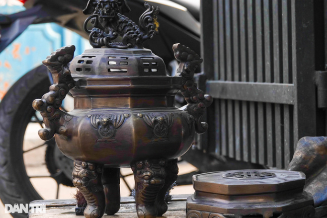 can tho, copper ball polishing, make millions, earn millions of dongs of every day during tet by polishing copper urns