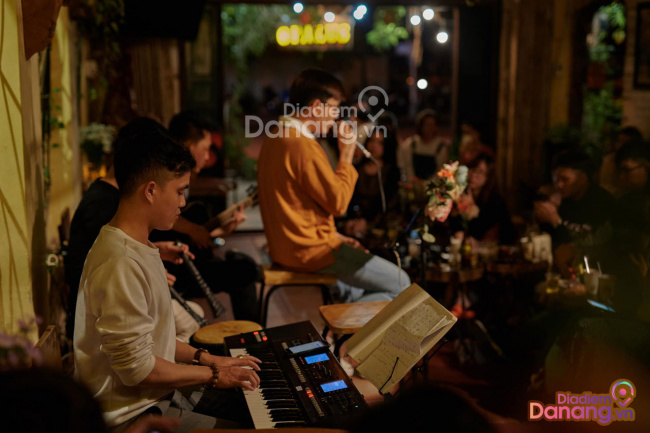 quán cà phê đà nẵng có nhạc acoustic vào các ngày trong tuần