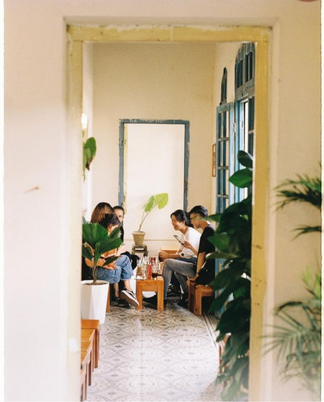 quán cafe trên nền biệt thự pháp cổ – được team đà nẵng ‘réo tên’