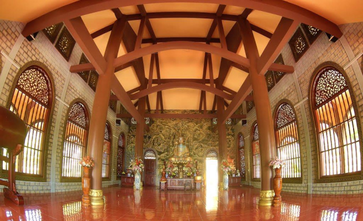 Hành hương lễ Phật tại 8 ngôi chùa nổi tiếng ở Vũng Tàu, Khám Phá