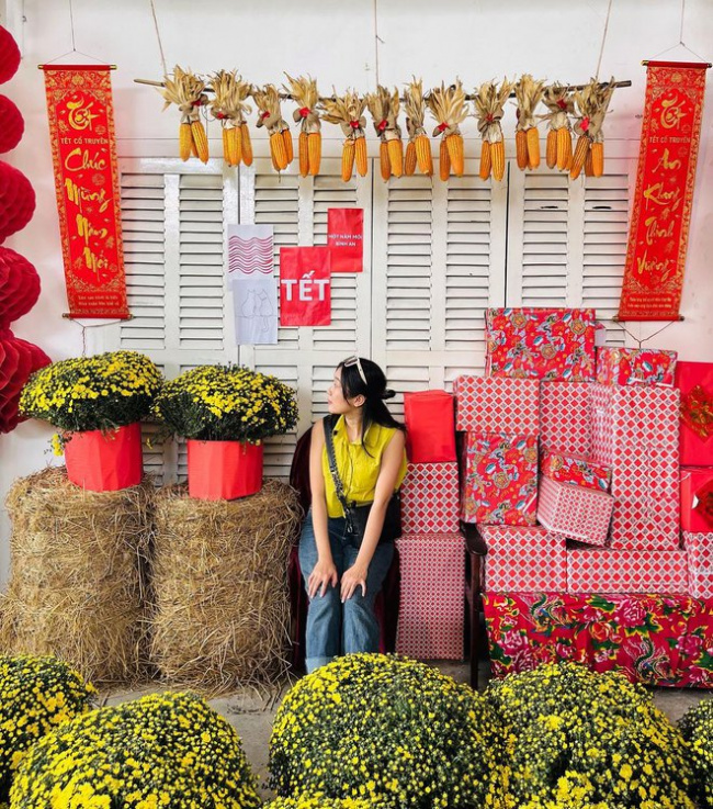 coffee shop, lunar new year, tet photo shoot, traditional market, traditional new year, catching up with the old-fashioned tet trend, many cafes in ho chi minh city decorated “back then” to welcome young people to “virtual life”.