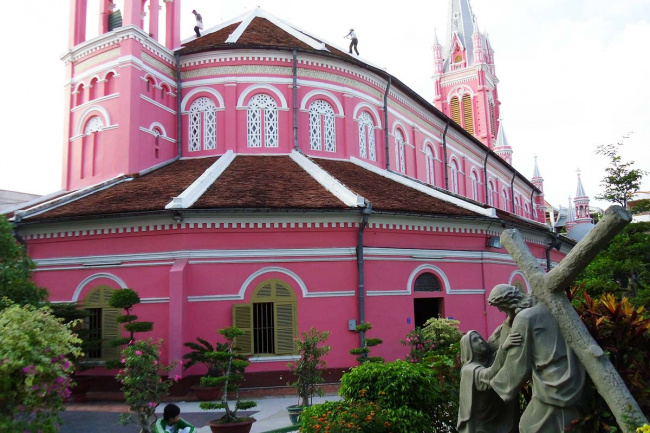 pink church (tan dinh) in ho chi minh city – travel guide