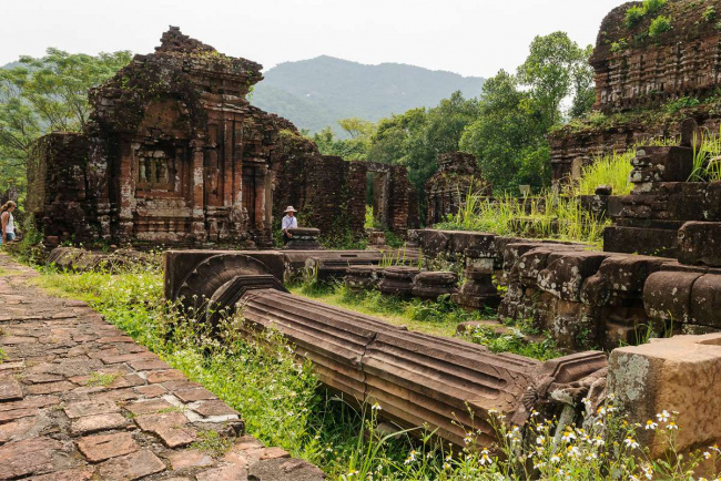 15 most impressive temples in vietnam