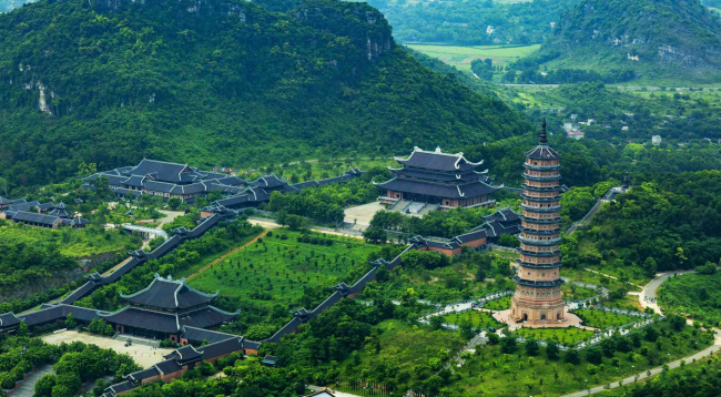 15 most impressive temples in vietnam