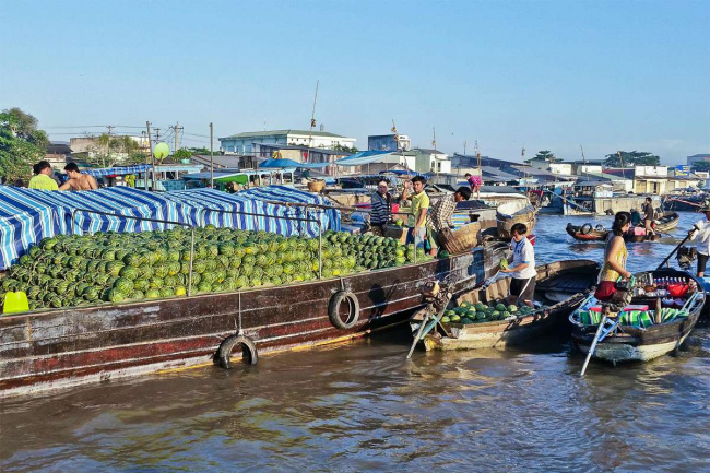cai rang floating market – travel guide & 5 tips for visiting