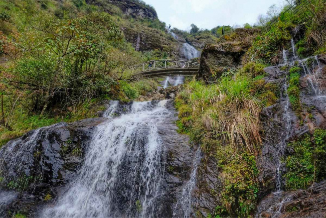3 stunning waterfalls in sapa