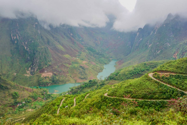 ma pi leng pass in ha giang – the most impressive mountain pass in vietnam
