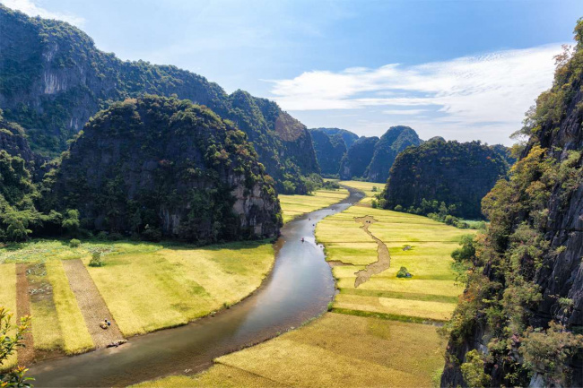 best boat tour in ninh binh – trang an or tam coc