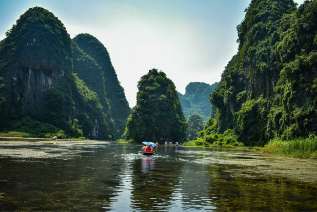 best boat tour in ninh binh – trang an or tam coc