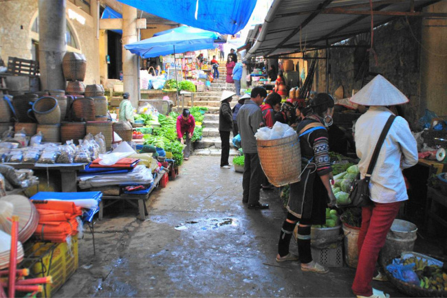 8 best markets around sapa