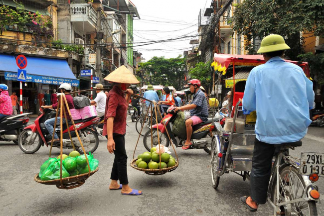 hanoi old quarter: 10 best things to do at day & night