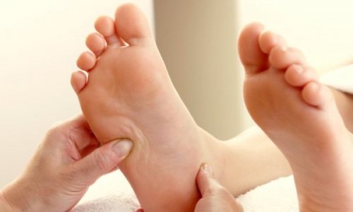 top 10 lợi ích tuyệt vời của việc massage chân đối với sức khỏe