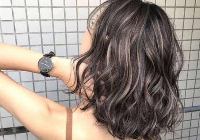 gợi ý 10 kiểu tóc xoăn đẹp cho khuôn mặt dài giúp nàng thêm thu hút