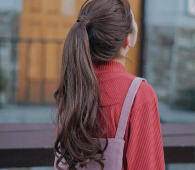 top 10+ kiểu tóc uốn đuôi lọn nhỏ cho nàng tự tin xuống phố
