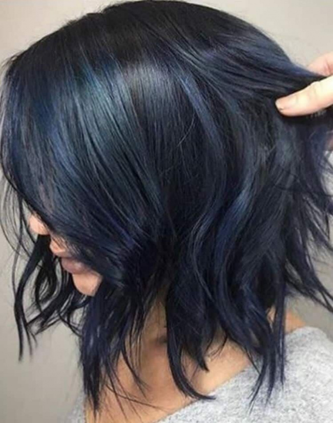 top 6 kiểu tóc highlight xanh dương trendy cho những đứa con của biển cả