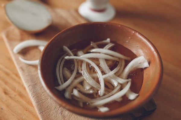 lau nhà cho thêm dấm, ăn thịt nướng thêm chanh để giải độc… 22 mẹo vặt hữu ích bạn nên bỏ túi ngay
