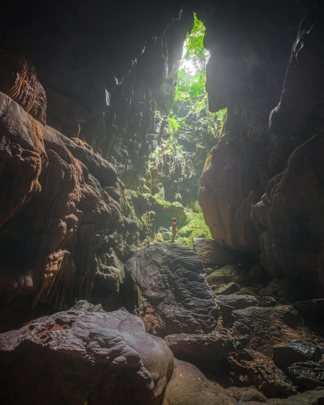 cave explorers, hung cave, hung thoong, quang binh, son doong, thung cave, tourists, world records, what’s in hung thoong, a new natural cave system has been exploited to welcome tourists to quang binh