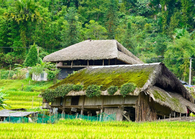 ancient stilt house, beautiful village, northern destination, northern travel, discover the beautiful villages on stilts in the north with unique and different architecture 