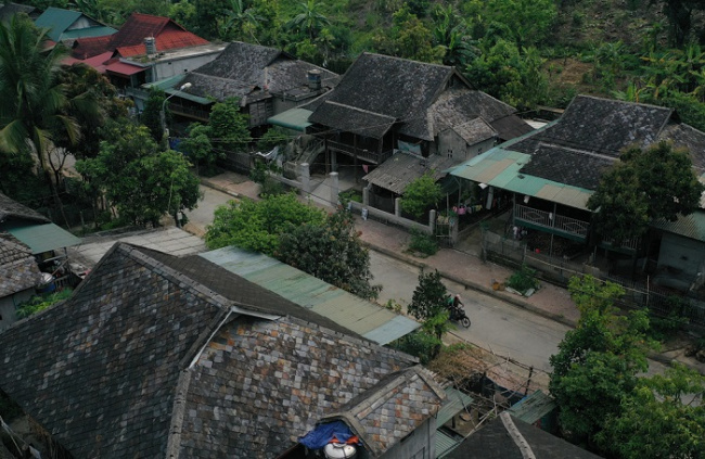 ancient stilt house, beautiful village, northern destination, northern travel, discover the beautiful villages on stilts in the north with unique and different architecture 
