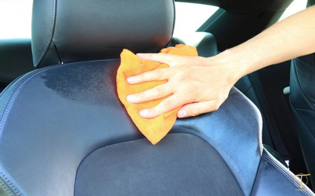 cách vệ sinh làm sạch ghế da ô tô tại nhà sạch 100% nhanh chóng
