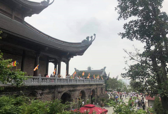 ngày 13 – 14/3 hàng vạn du khách đổ về chùa tam chúc hà nam