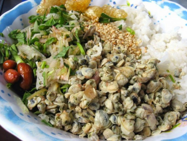 Çfarë duhet të hani kur vini në Ha Tinh?