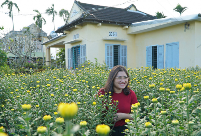 nghia hiep flower, quang ngai tourism, tet flower garden, chrysanthemum capital of central vietnam on tet holiday