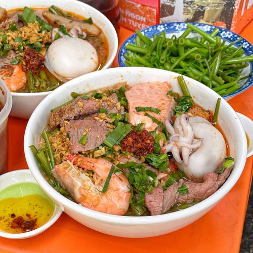 thơm ngon tô bún thái cá hồi hongkong ăn là ghiền núp chung cư quận 3