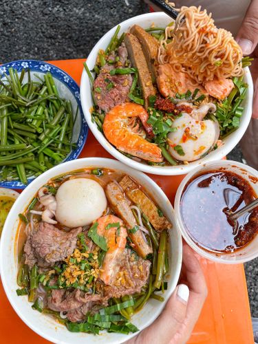 thơm ngon tô bún thái cá hồi hongkong ăn là ghiền núp chung cư quận 3