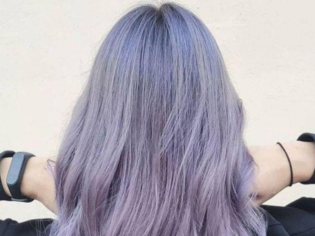 màu nhuộm iris purple – màu tóc sành điệu nổi bật hết nấc