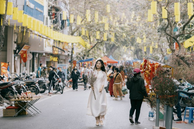 hanoi, nostalgia, old new year, space, virtual life, old new year spaces in hanoi are visited by young people: not only “virtual living” but also nostalgic for a “grandparents” time.