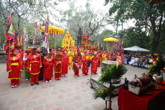 bai dinh pagoda, black lady mountain festival, flower festival, good luck, tay ninh, temple festival, vietnamese traditional festivals for the spring trip