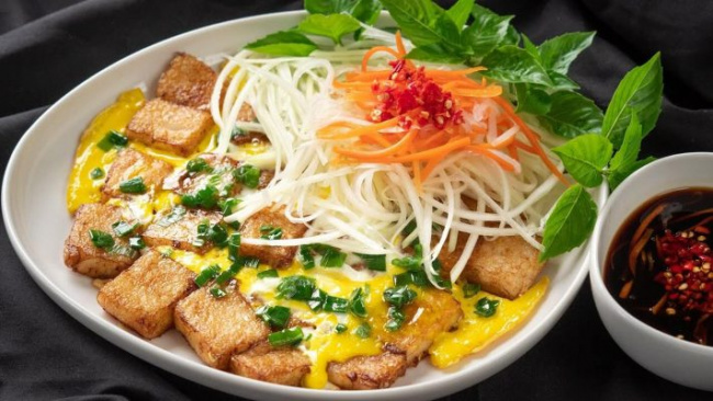 what to eat in saigon? top 8 delicious dishes in saigon
