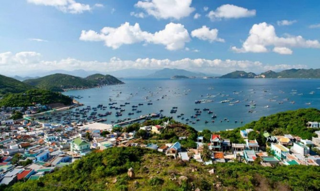 top 8 famous islands in nha trang