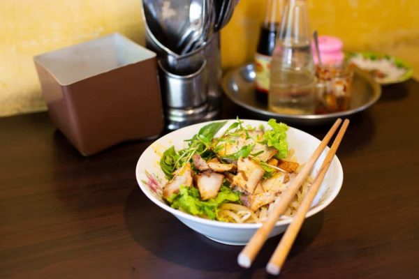 top 10 delicious and famous restaurants in hoi an